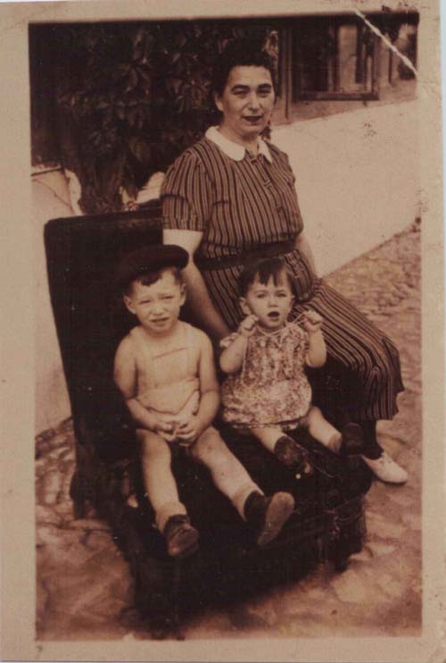 Esther Schotten Weiss with her children Tibi (left) and Miri (right)